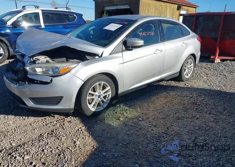 2016 Ford Focus Se z USA, uszkodzony, nr VIN 1FADP3F29GL265831